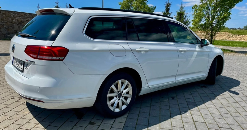 Volkswagen Passat cena 34900 przebieg: 306000, rok produkcji 2016 z Nekla małe 407